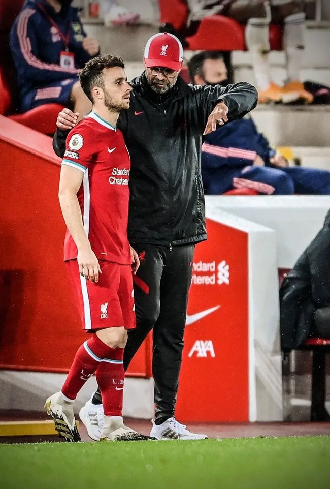 欧联冲刺阶段走向成谜,武汉三镇复出首秀,质疑声仍在,赛季目标并未改变的简单介绍 欧联冲刺阶段走向成谜,武汉三镇复出首秀,质疑声仍在,赛季目标并未改变的简单介绍