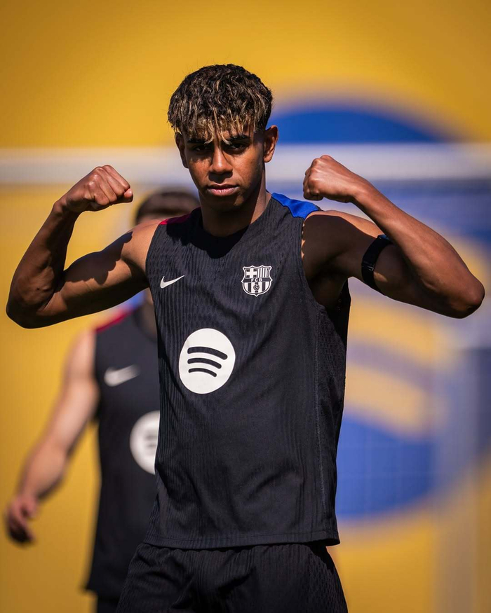 关于赛前体能课后；巴塞罗那更衣室发声备战国王杯；更衣室稳定；年轻球员得到机会的信息