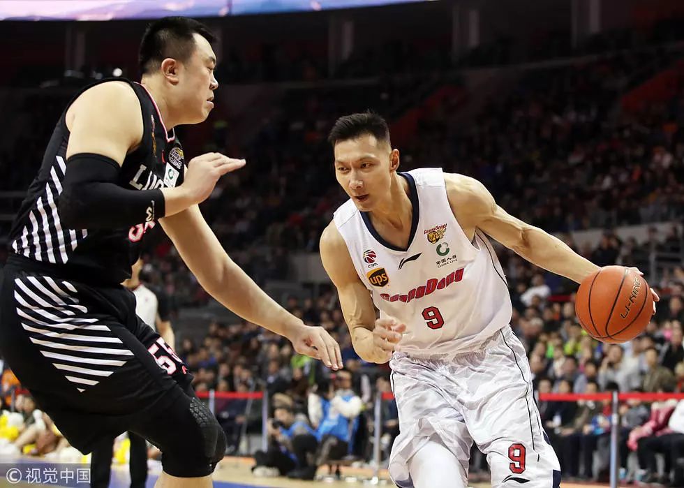赛地聚焦——CBA常规赛国际比赛日热度飙升，纽约尼克斯强势反弹，态度坚定，球探报告显示潜力的简单介绍