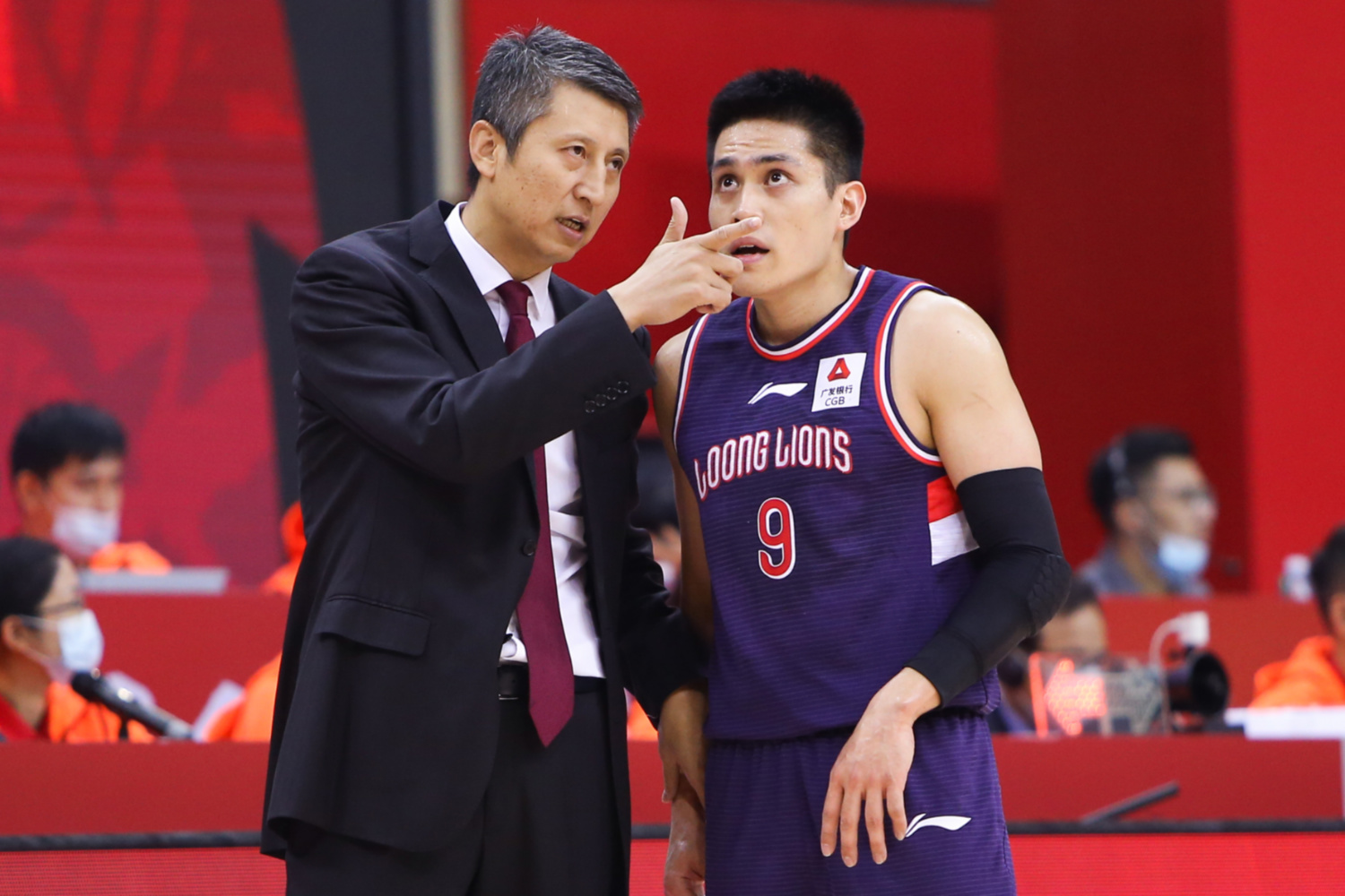 集结日亚特兰大备战欧篮联,队长鼓劲细节曝光,态度坚定,阵容厚度经受考验的简单介绍 集结日亚特兰大备战欧篮联,队长鼓劲细节曝光,态度坚定,阵容厚度经受考验的简单介绍